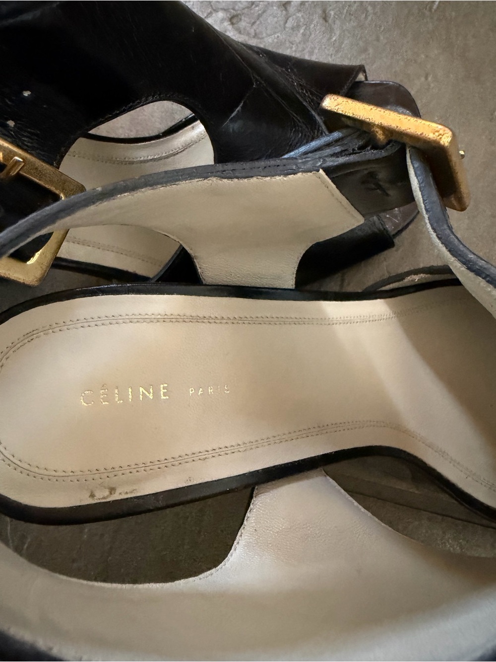 Celine Black Leather Crisscross Open-Toe Heels with Gold Buckle
Made in Italy - Picture 3 of 4